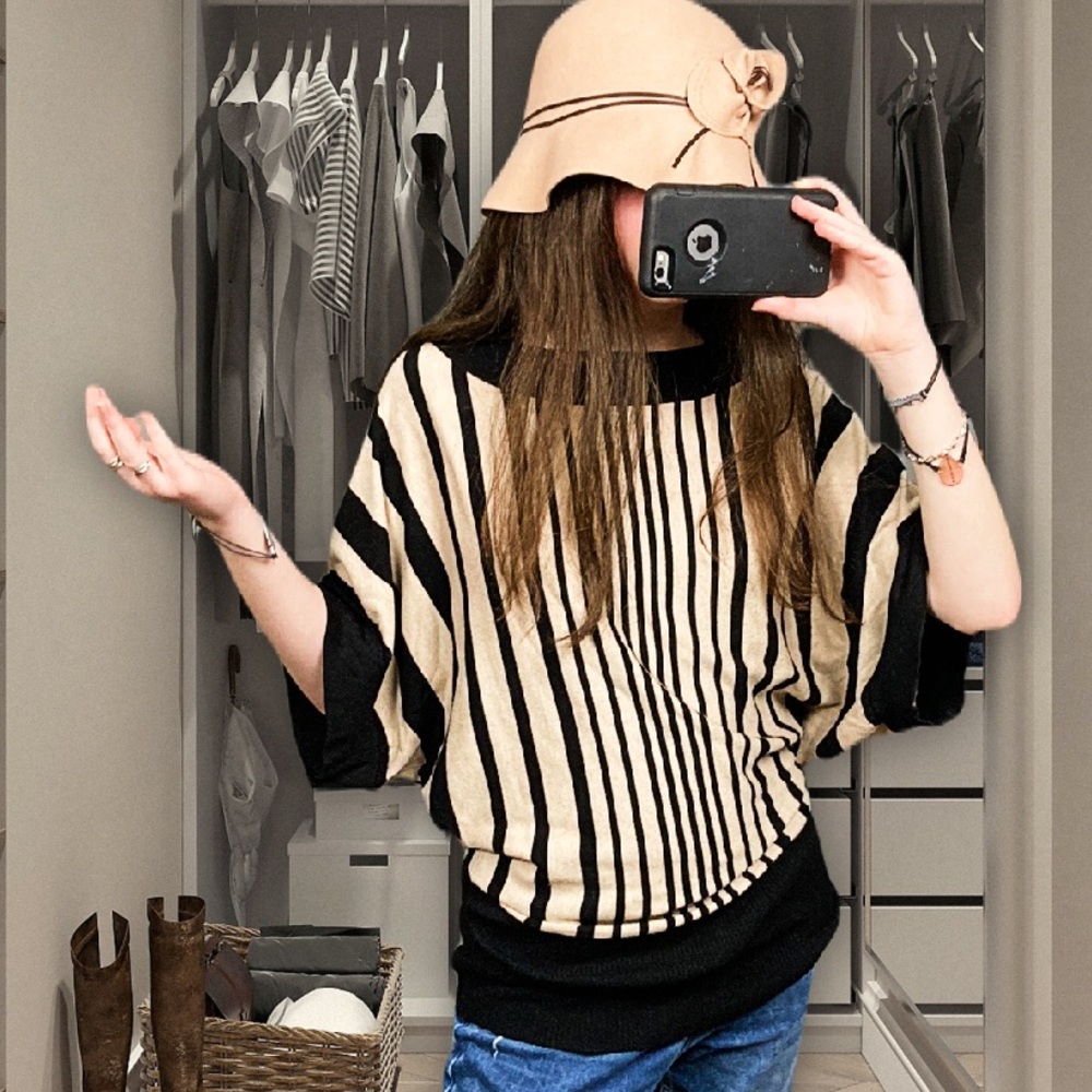 GUESS ❓ Sweater, size small